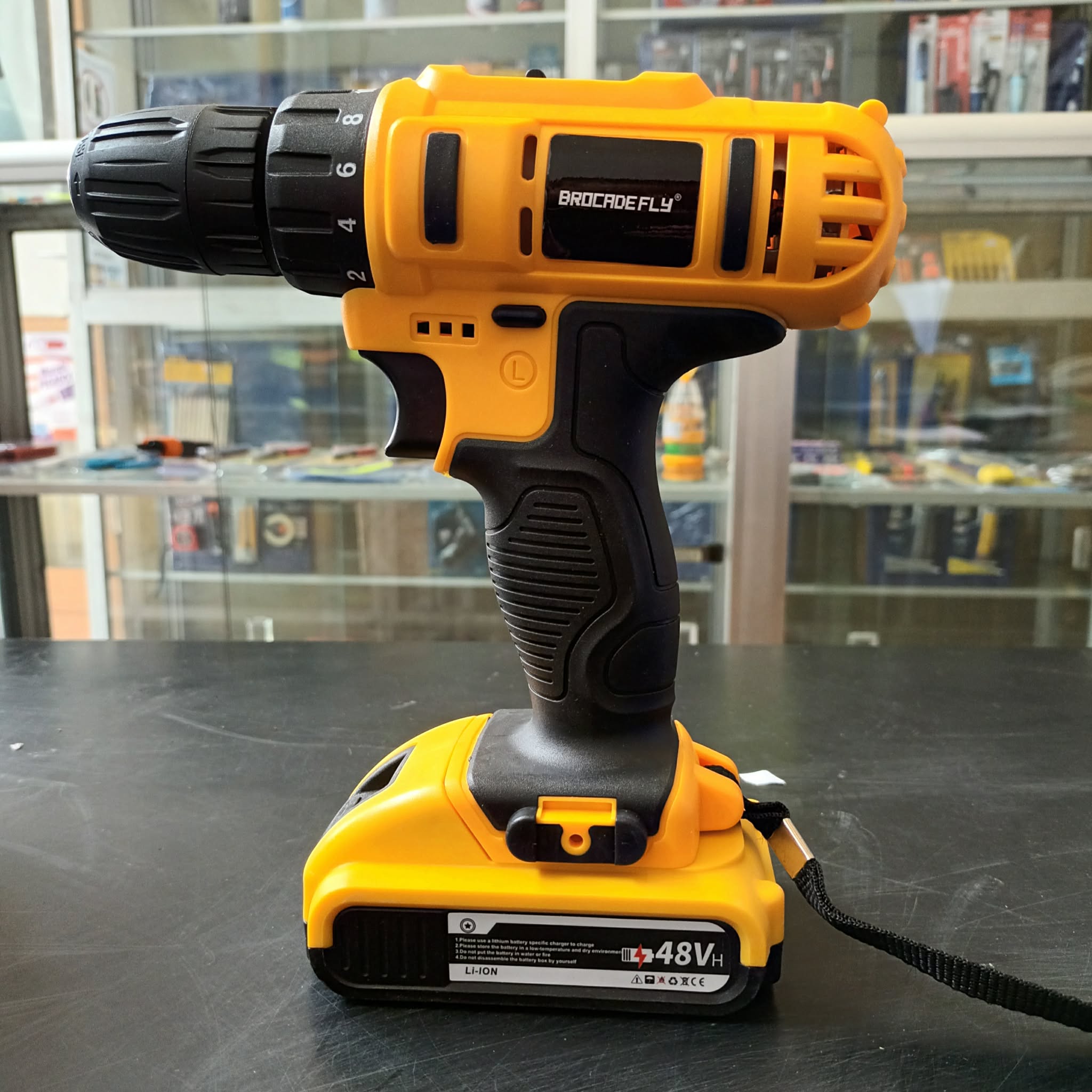 BARRENO INALÁMBRICO 3/8. 48V., CON 28 PZS